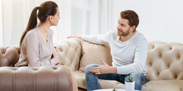 8 Cara Menghilangkan Sifat Posesif pada Pasangan