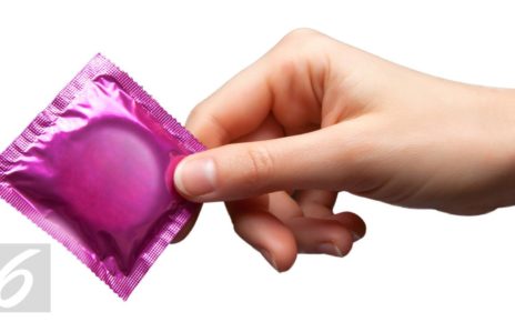 Istri Bisa Kebobolan Jika Suami Lepas Kondom di Waktu yang Salah