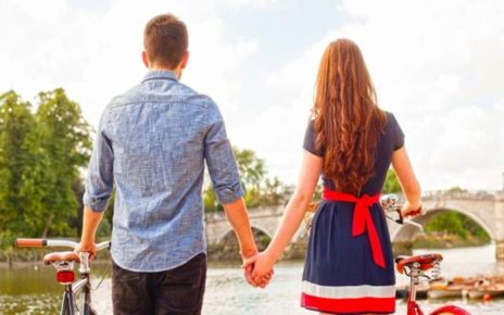 5 Cara Mudah Membuat Pasangan Merasa Bahagia