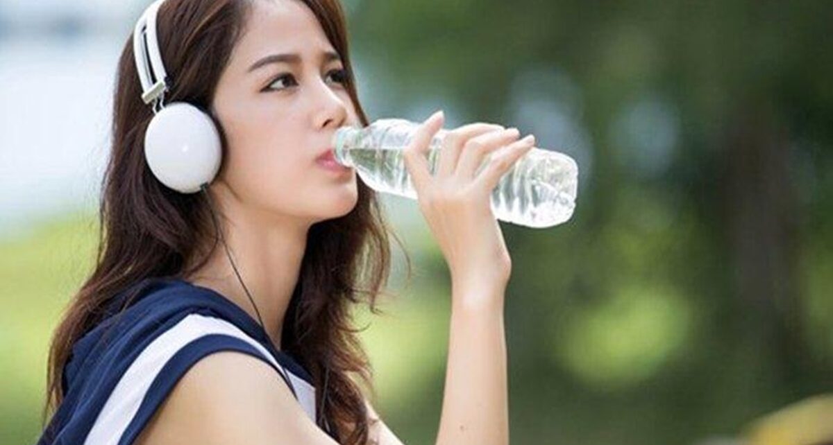 Terlalu Banyak Minum Air Bisa Sebabkan Pembengkakan Otak